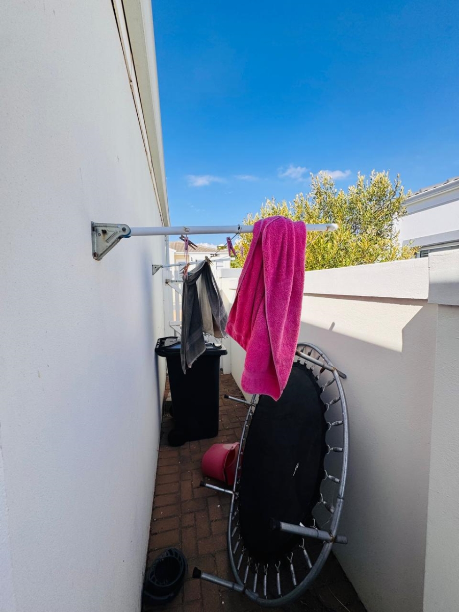 To Let 3 Bedroom Property for Rent in Fernwood Western Cape